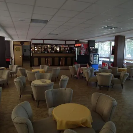 Touring Agard Hotel Gardony